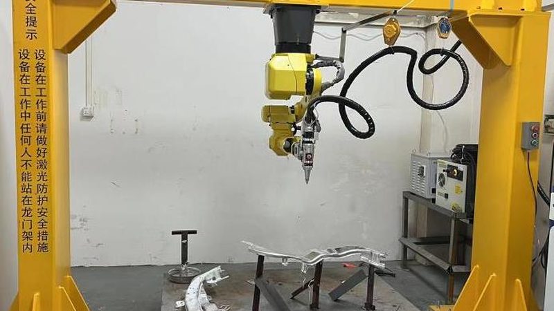 光纤激光切割机：轻巧高效的利器